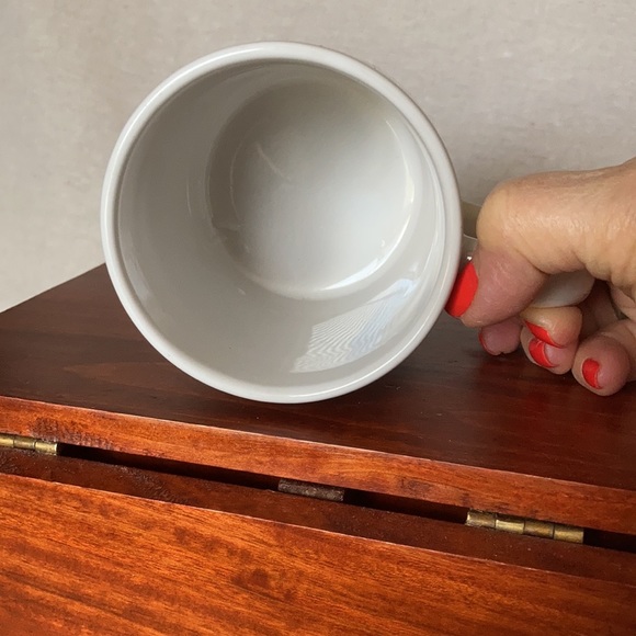 Vintage peanuts Snoopy sleeping on red dog house roof - Picture 5 of 6